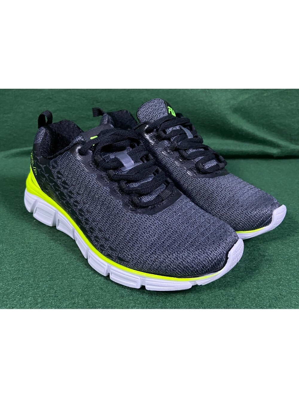 FILA PrimeForce 2 Sneakers Boys Sz 2 Little Kid Gray Yellow Mesh 3RM00301-055